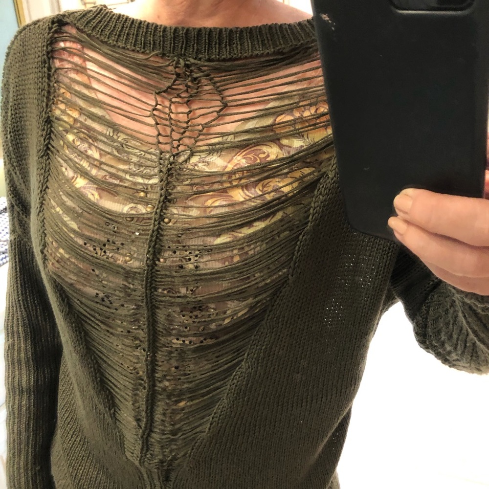 FREE with purchase: Sweater with cutout back/front, olive green, Sz S - Picture 4 of 10